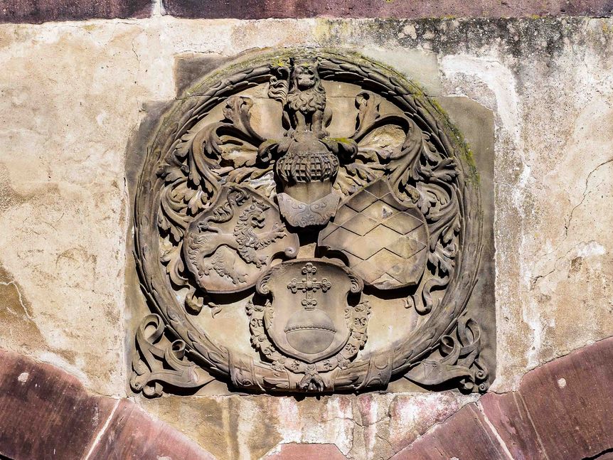 Schloss Heidelberg, Steinwappen von Friedrich der Zweite